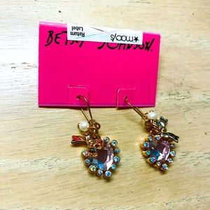 Betsey Johnson Bow And Heart Earrings 💕🎀